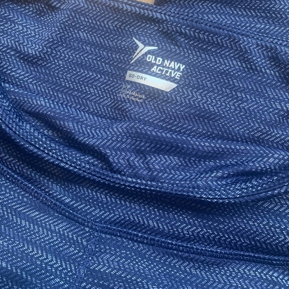 7/8 Old Navy Active Legging with chevron details - Picture 3 of 3